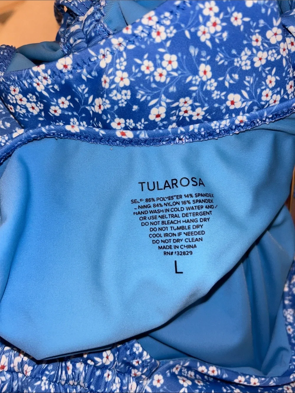Tularosa - Dilara One-Piece in Blue Ditsy Blossom - Women’s - Lg - Picture 8 of 10